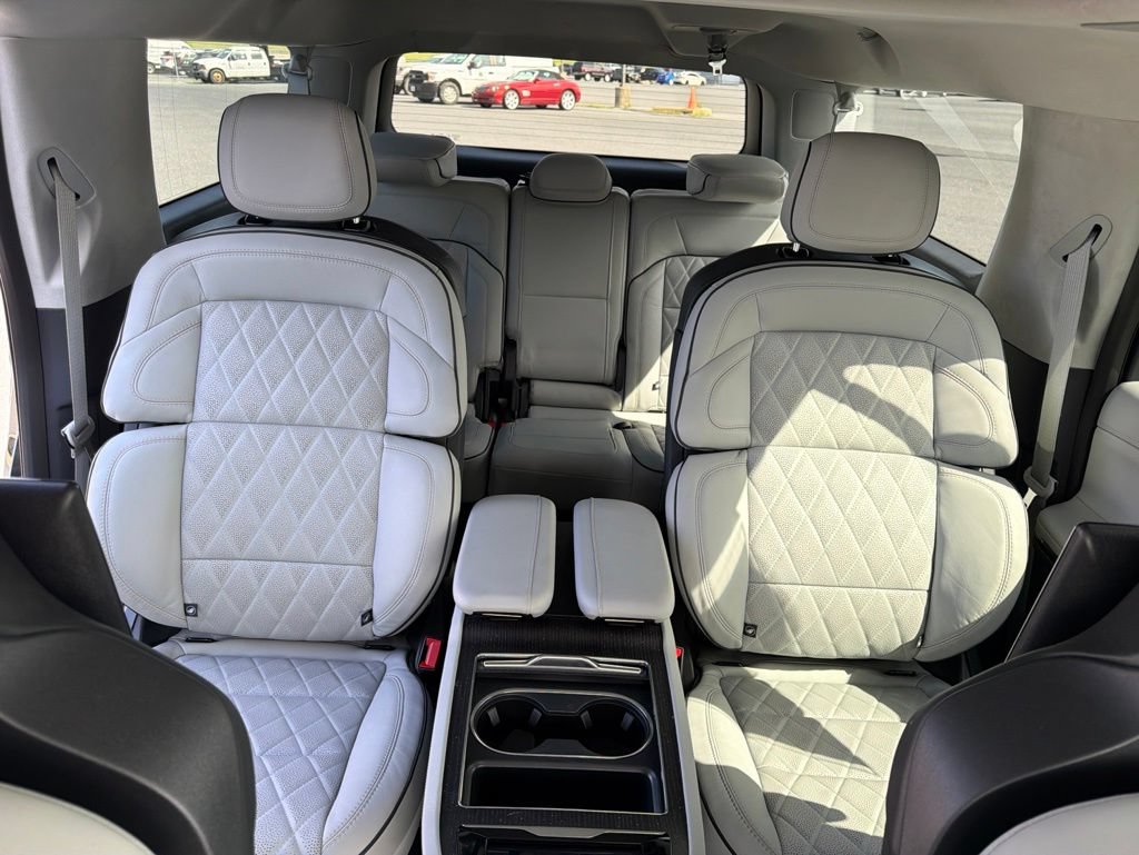 Certified 2025 Lincoln Navigator L Black Label AWD/4WD image 25