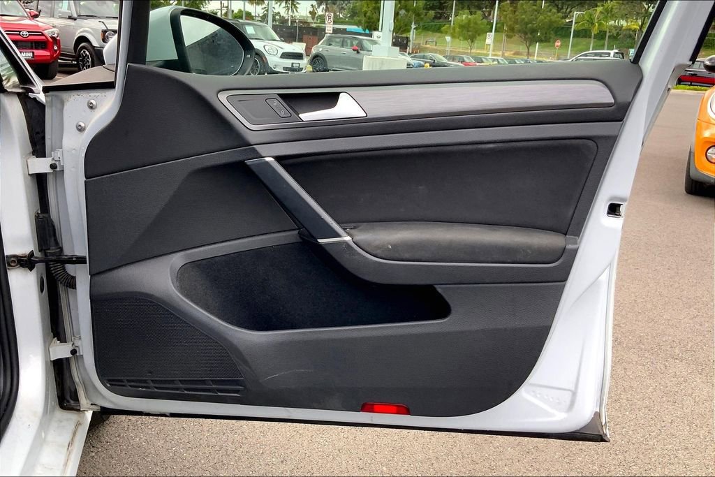 Used 2019 Volkswagen Golf SE image 23