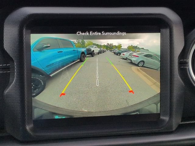 Used 2022 Jeep Wrangler Unlimited Sahara w/ Cold Weather Group AWD/4WD image 21