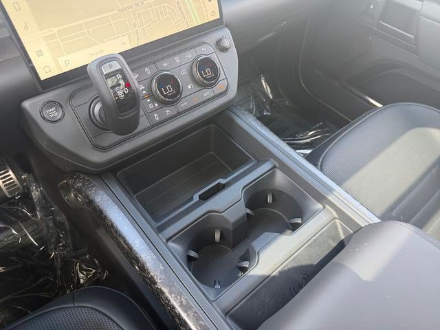 New 2026 Land Rover Defender 110 OCTA AWD/4WD image 24