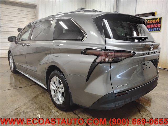 Used 2026 Toyota Sienna XLE AWD/4WD image 6