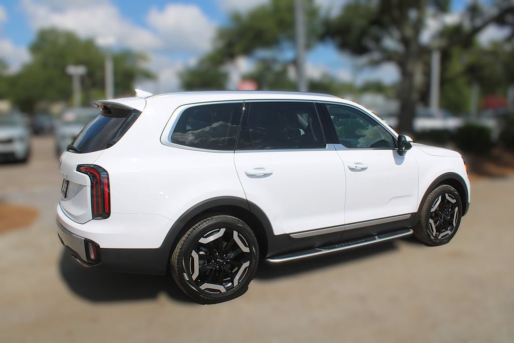 Certified 2024 Kia Telluride EX w/ EX Captain's Chair Package FWD image 6