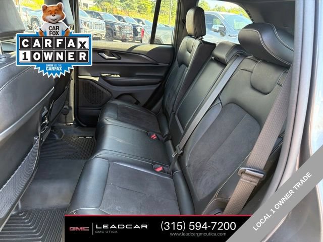 Used 2024 Jeep Grand Cherokee Altitude AWD/4WD image 19