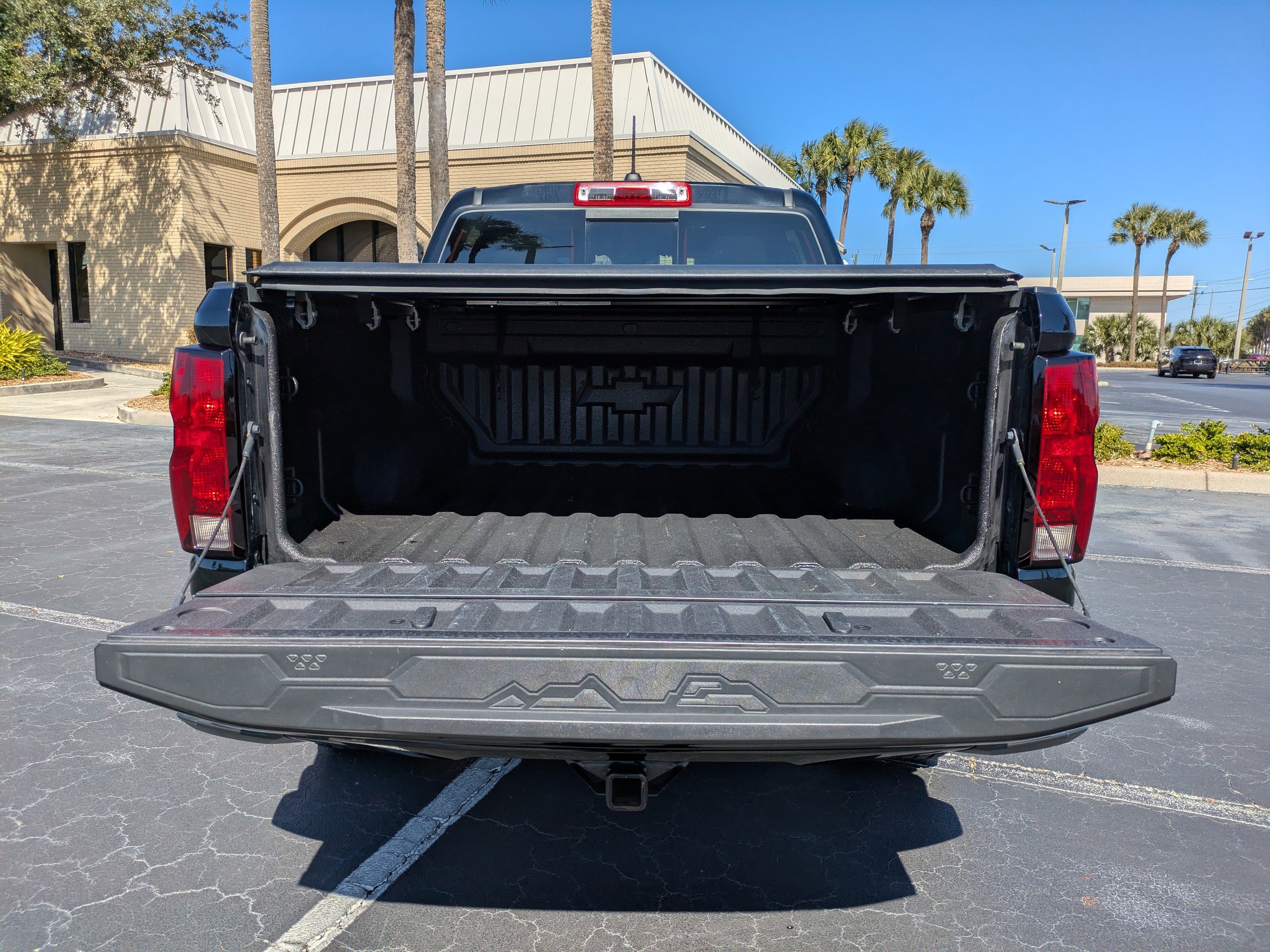 Used 2023 Chevrolet Colorado LT w/ LT Convenience Package II image 10
