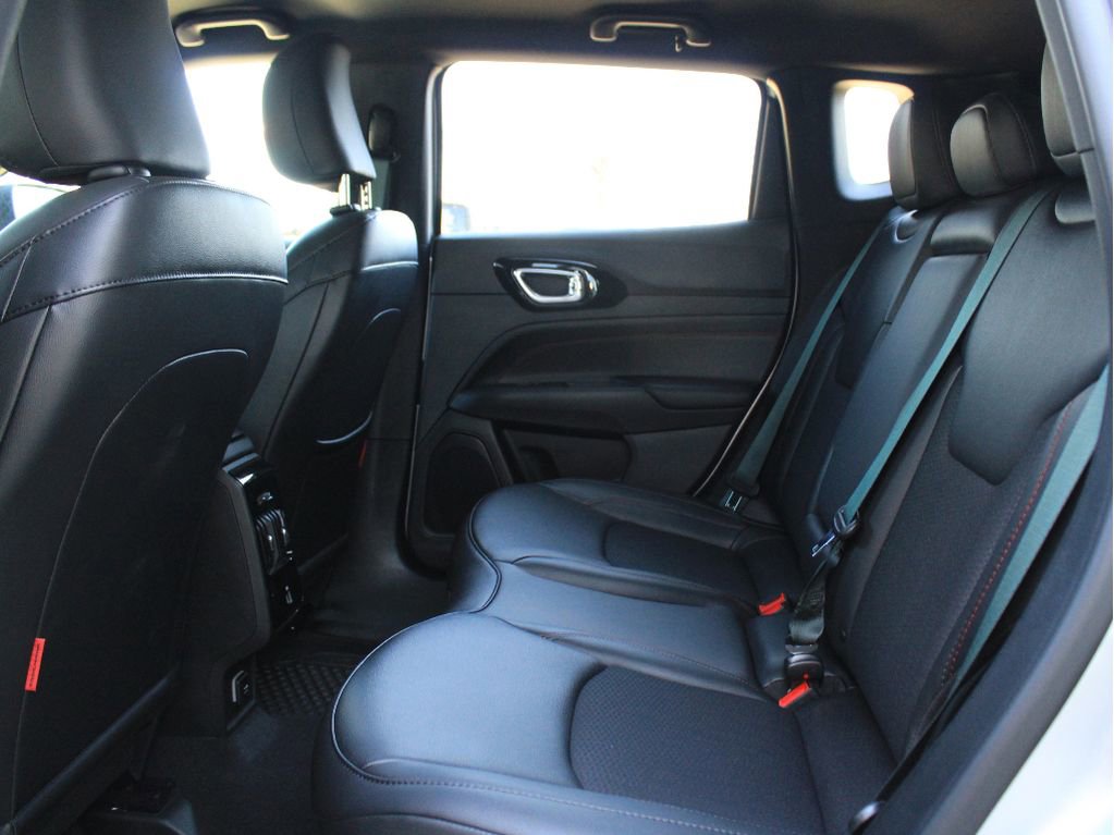 New 2026 Jeep Compass Trailhawk AWD/4WD image 31