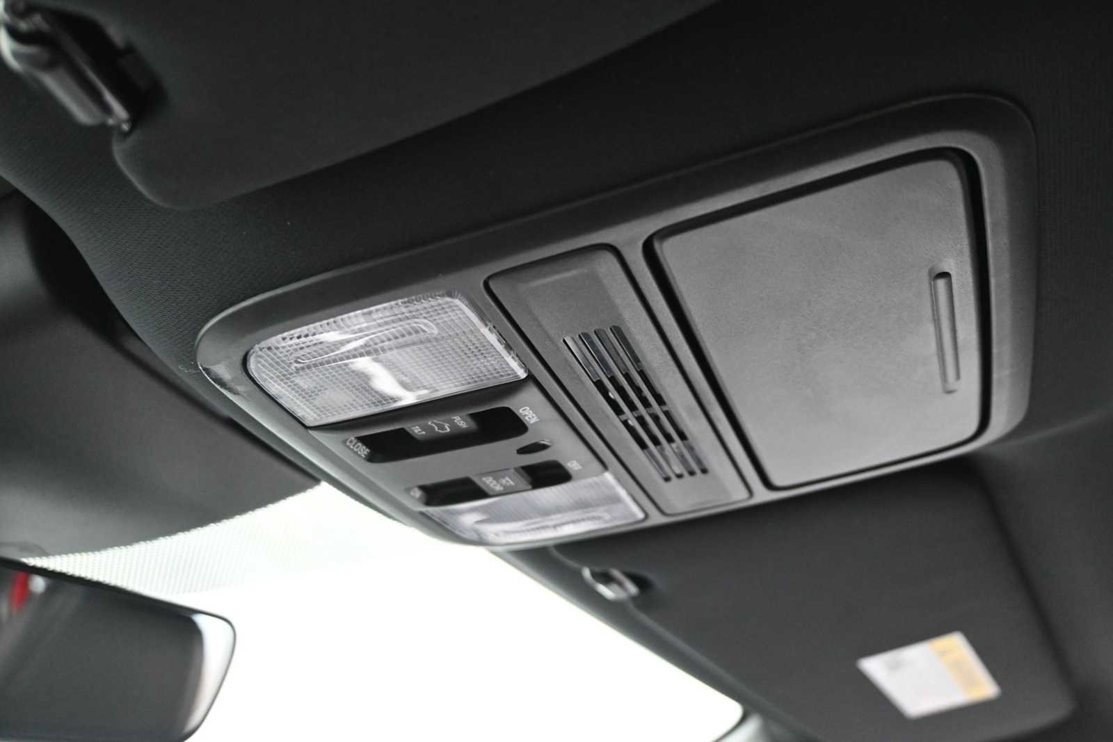 Used 2025 Honda Odyssey Sport-L image 25