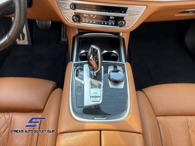 Used 2022 BMW 750i xDrive w/ Executive Package AWD/4WD image 27