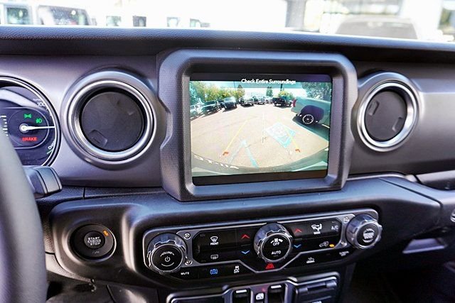 Certified 2023 Jeep Wrangler Unlimited Rubicon 4xe AWD/4WD image 29