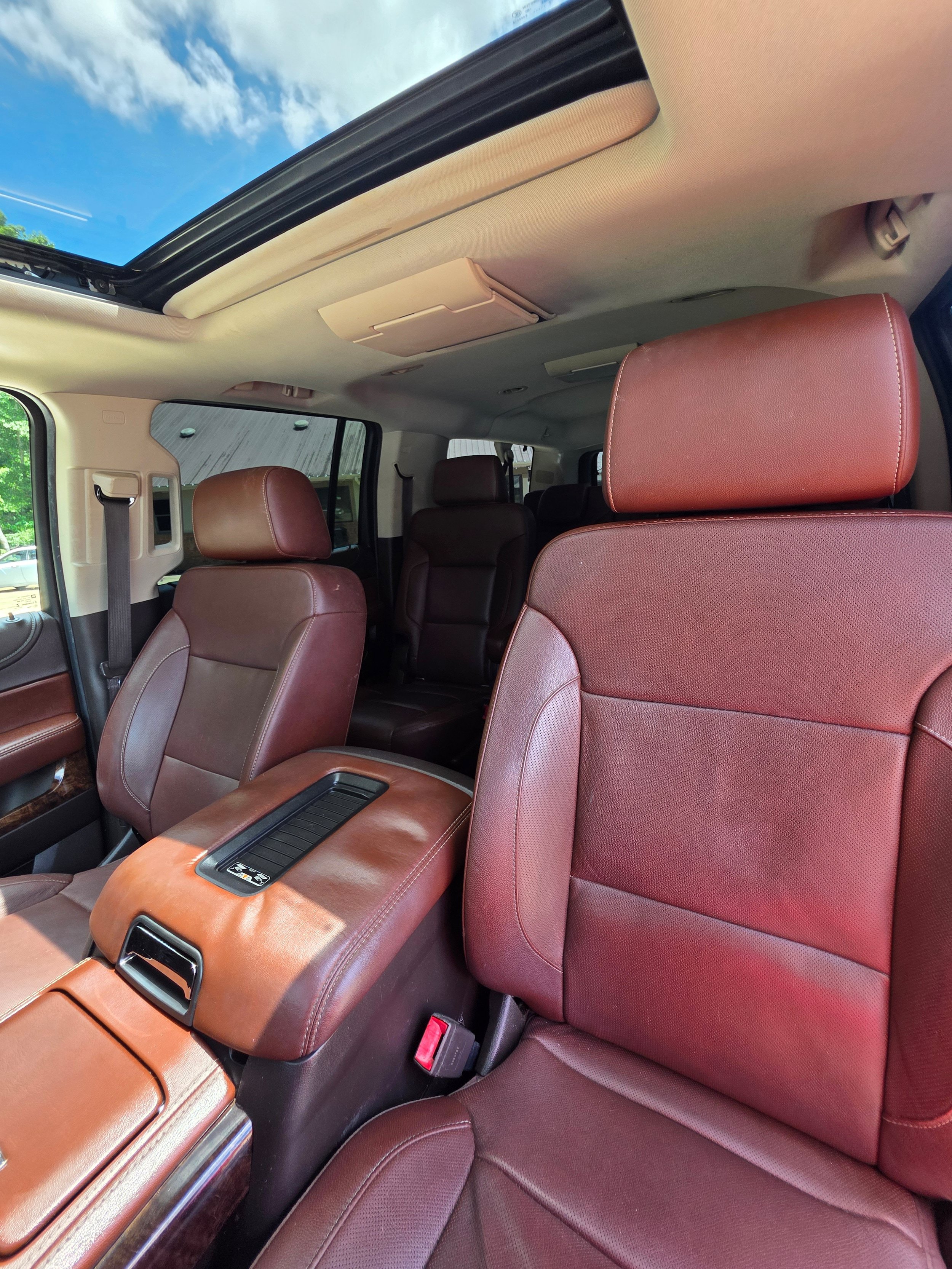 Used 2018 Chevrolet Suburban Premier AWD/4WD image 25