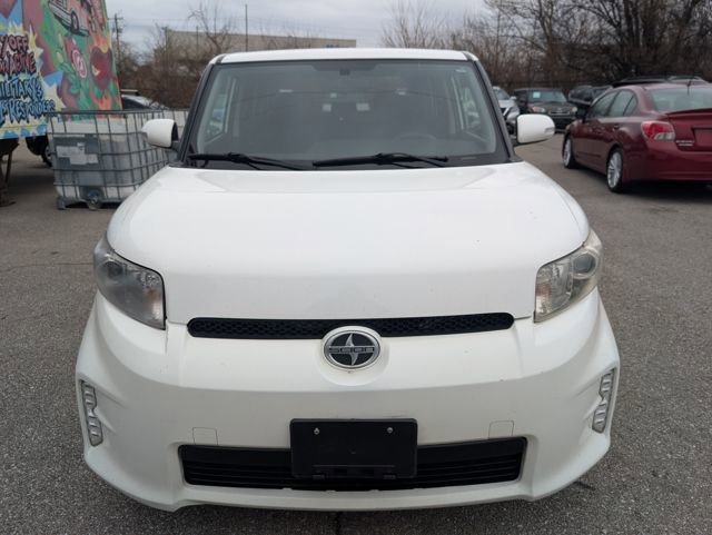 Used 2014 Scion xB image 2