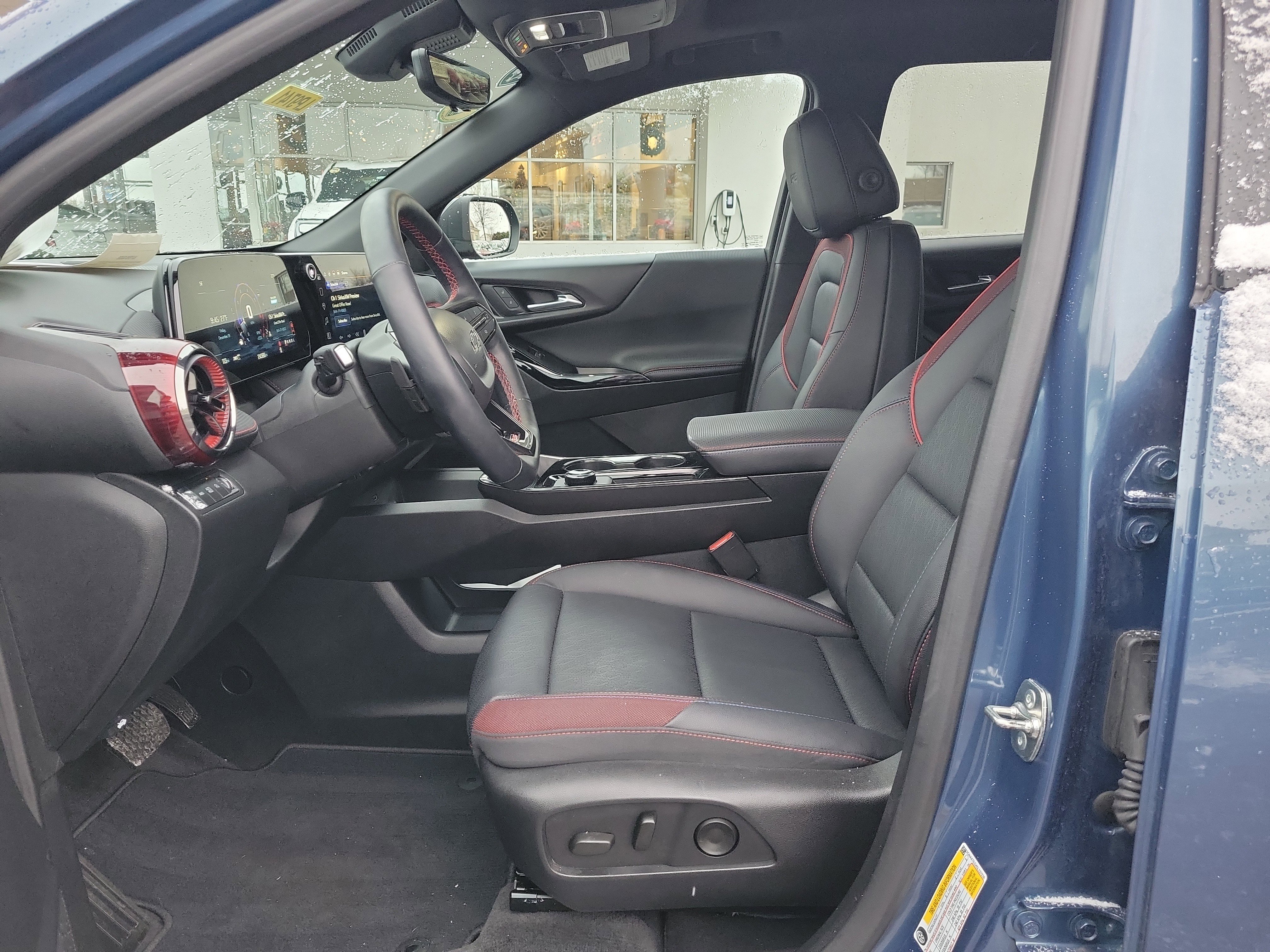 Used 2025 Chevrolet Equinox RS w/ Safety and Technology Package image 16