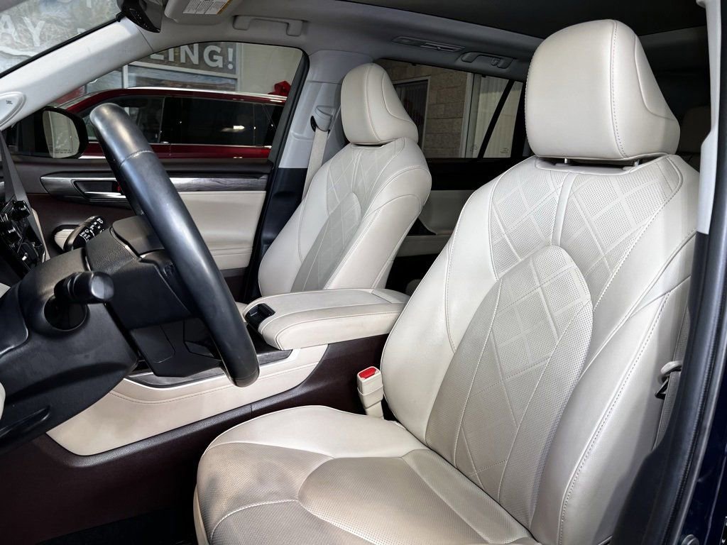 Certified 2020 Toyota Highlander Platinum image 19