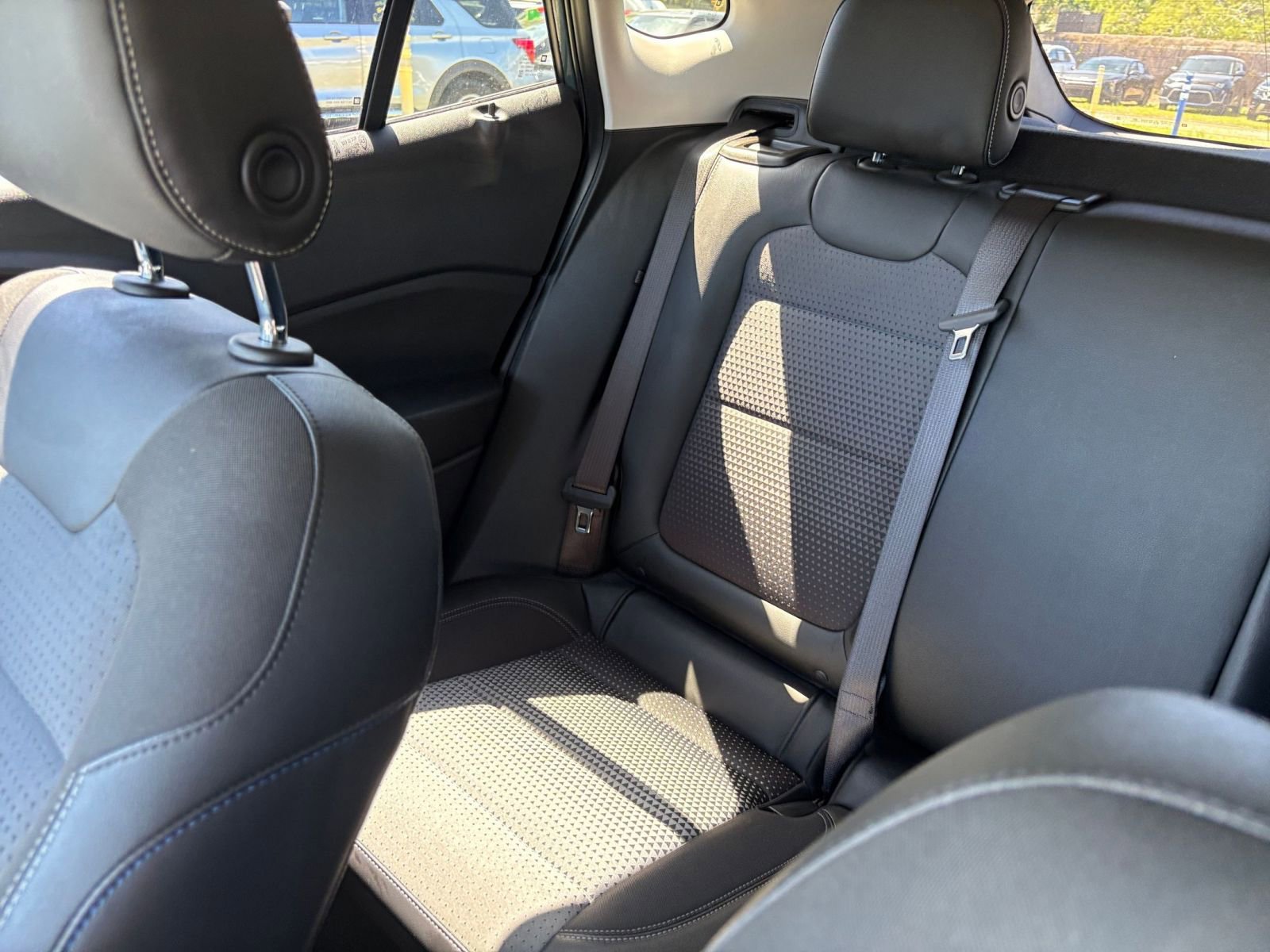 Used 2025 Chevrolet Trax LT w/ LT Convenience Package image 40