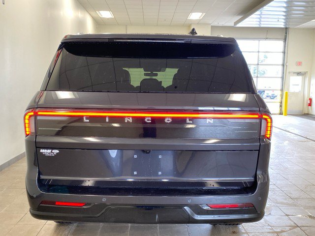 New 2026 Lincoln Navigator L Reserve AWD/4WD image 6