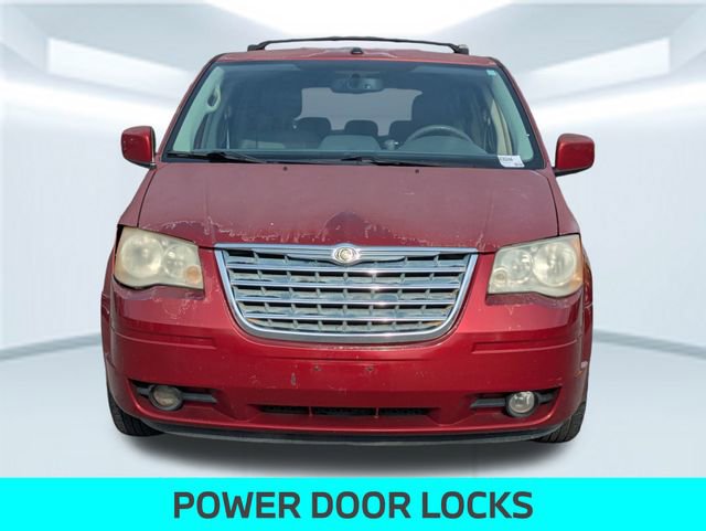 Used 2010 Chrysler Town & Country Touring image 10