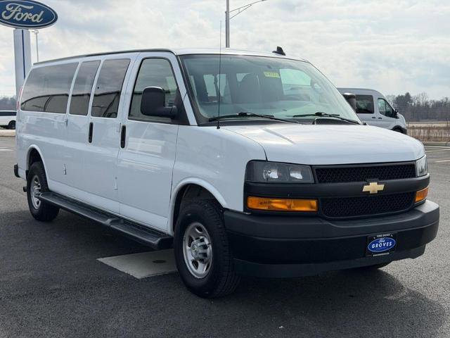 Used 2022 Chevrolet Express 3500 LS RWD image 3