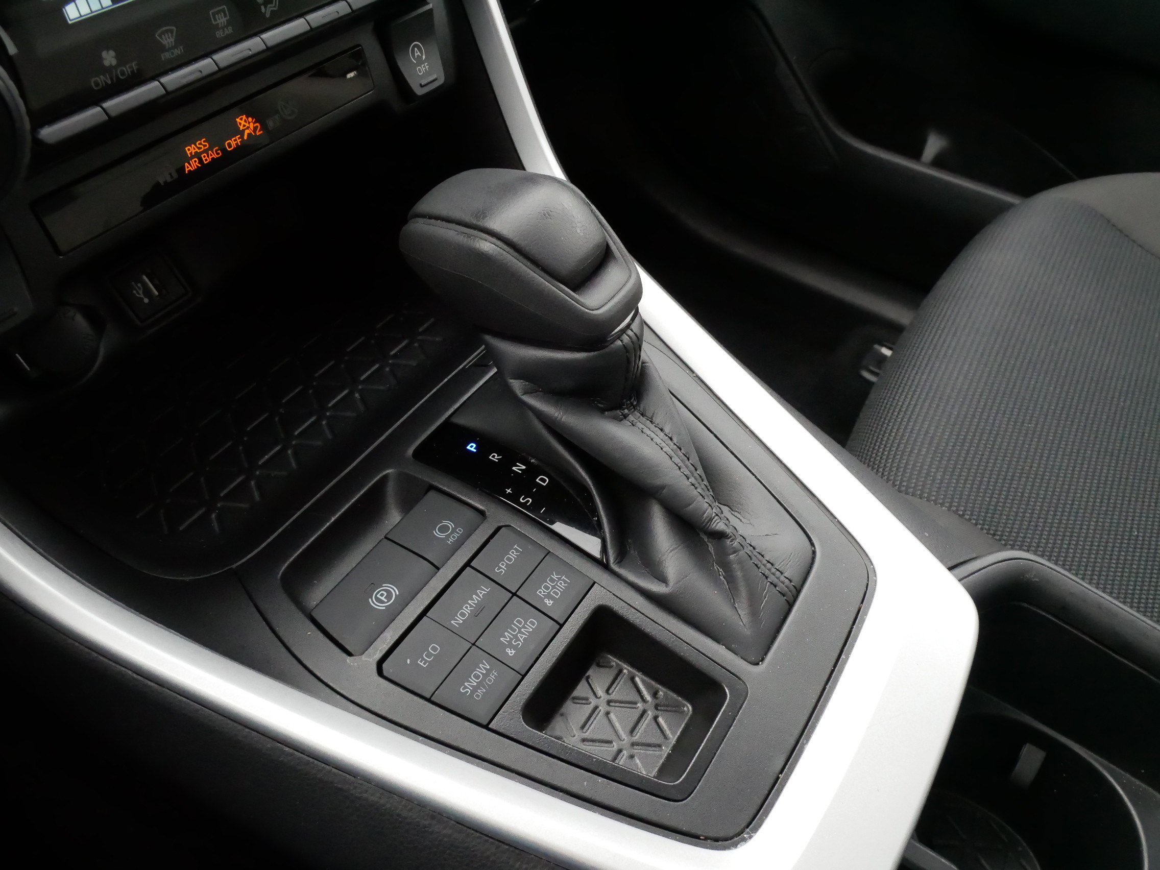 Certified 2025 Toyota RAV4 LE image 24