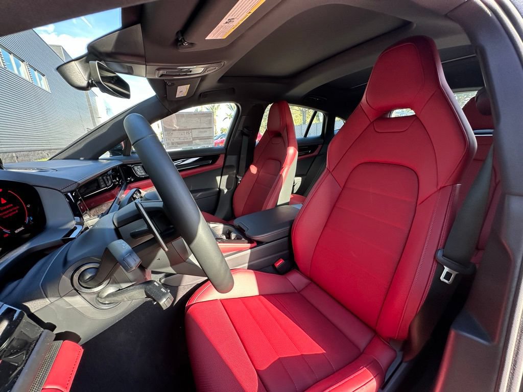 Used 2026 Porsche Panamera RWD image 5