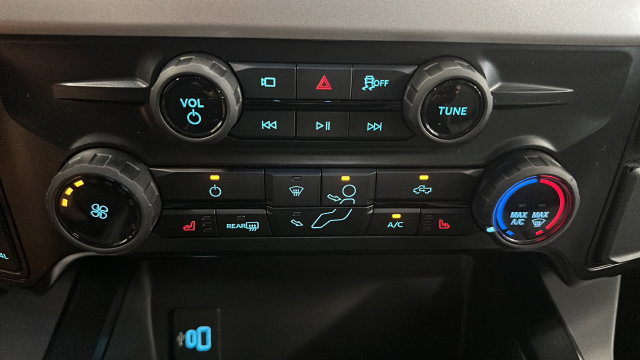 New 2026 Ford F350 XLT w/ XLT Premium Package AWD/4WD image 18