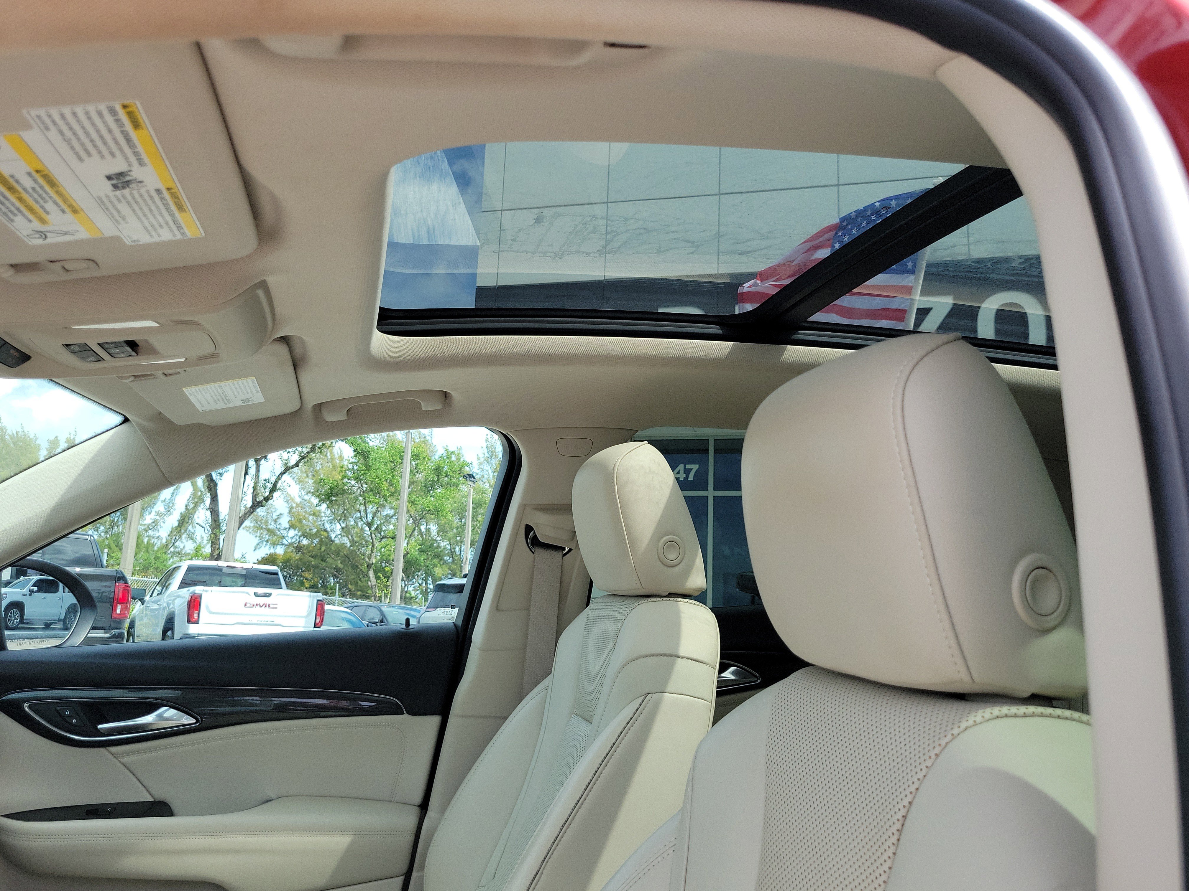 Used 2022 Buick Envision Essence w/ Safety Package FWD image 11