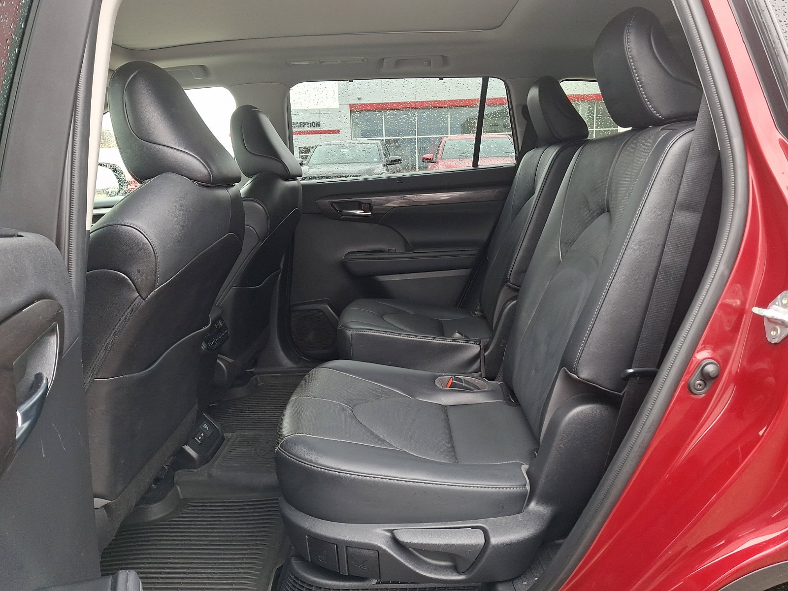 Used 2022 Toyota Highlander Platinum image 10