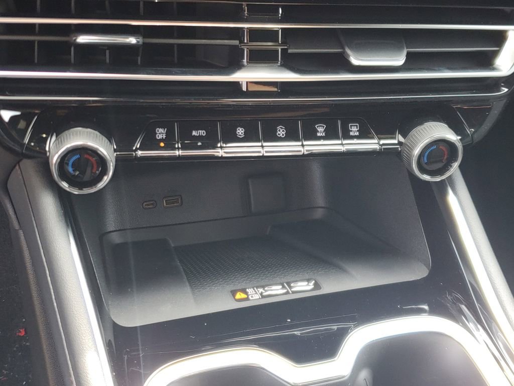 New 2026 Chevrolet Traverse Z71 w/ Enhanced Driving Package AWD/4WD image 28