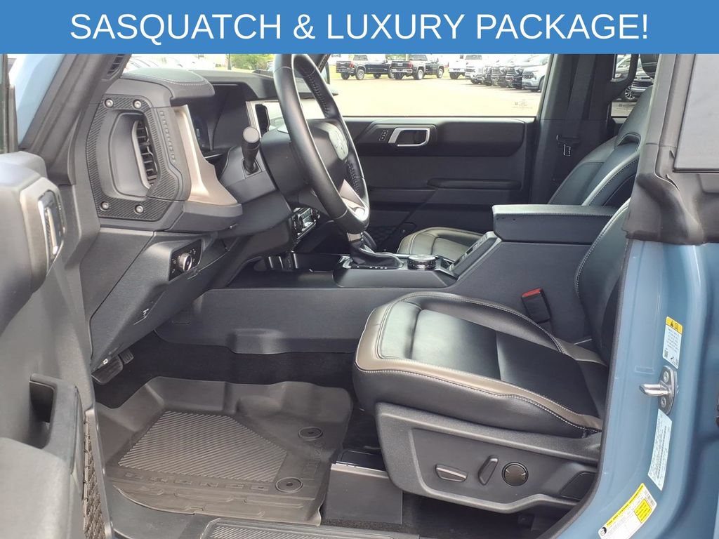 Used 2025 Ford Bronco Outer Banks w/ Sasquatch Package AWD/4WD image 4