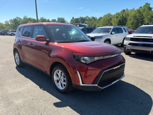 Used 2023 Kia Soul LX w/ LX Technology Package FWD image 3