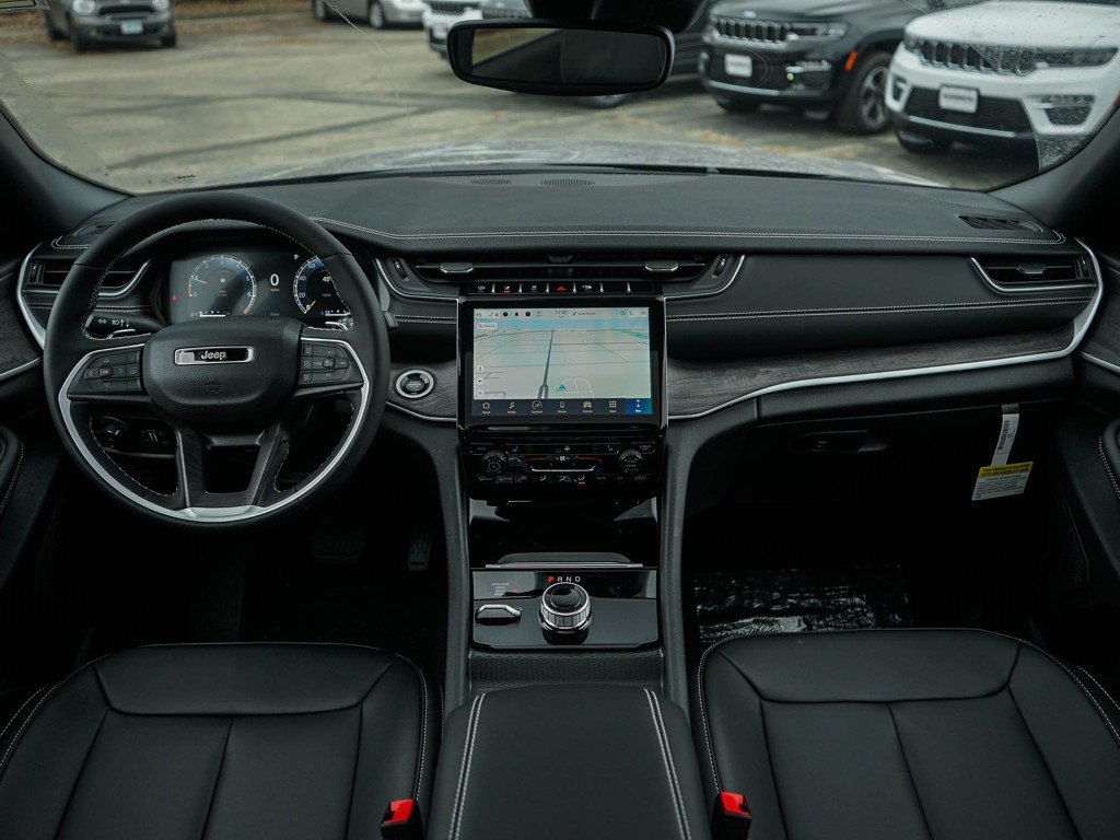 New 2025 Jeep Grand Cherokee L Limited w/ Black Appearance Package image 15