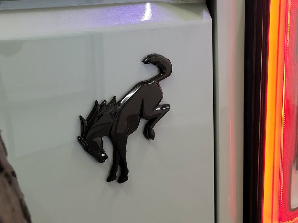 Used 2021 Ford Bronco Badlands image 8