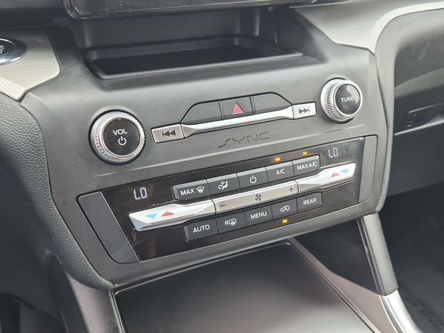Used 2020 Ford Explorer XLT w/ Equipment Group 202A AWD/4WD image 25