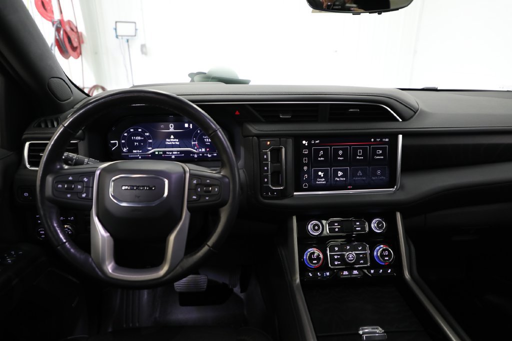 Used 2022 GMC Yukon Denali w/ Advanced Technology Package AWD/4WD image 2