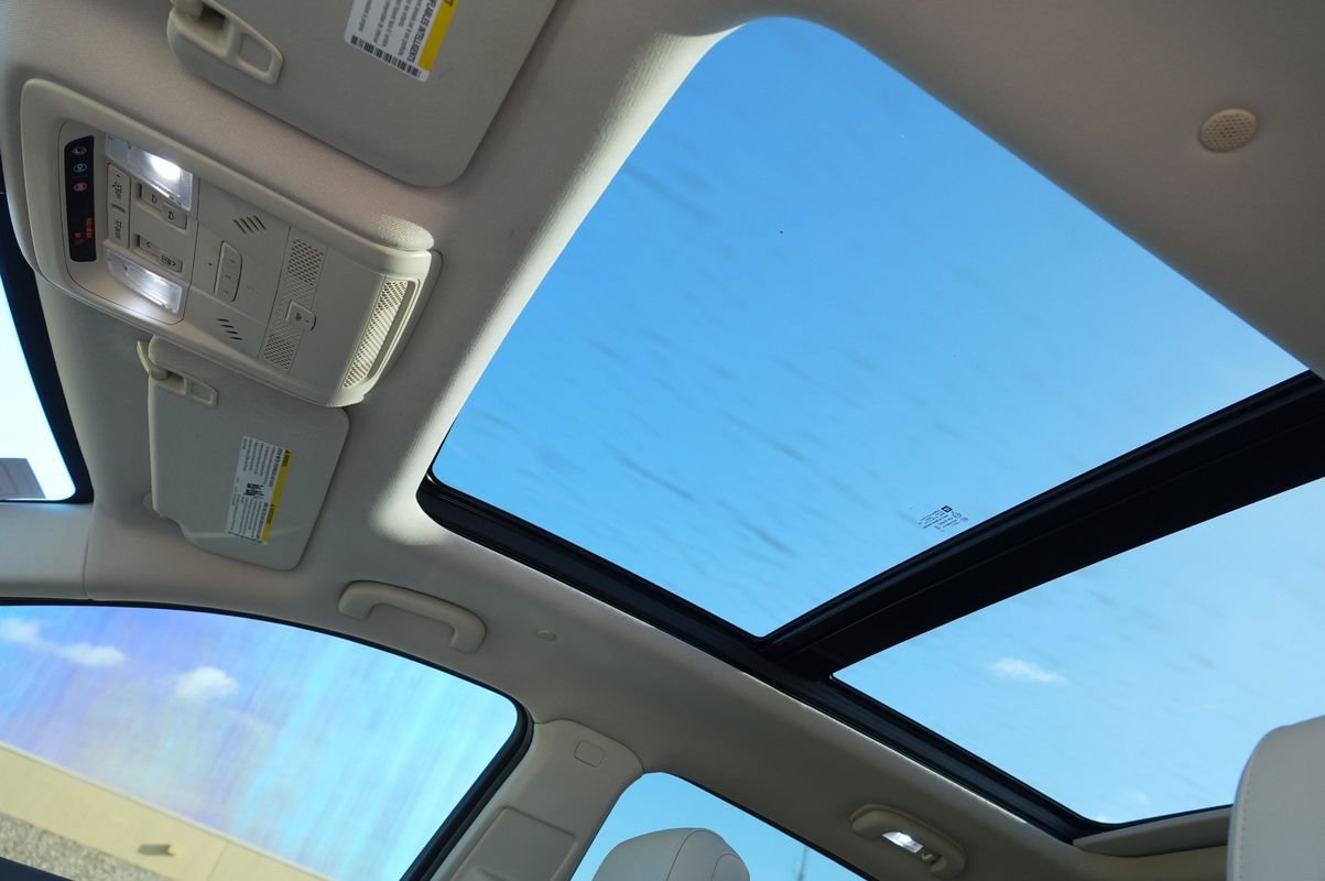 Used 2021 Cadillac XT5 Premium Luxury w/ LPO, Floor Liner Package FWD image 9