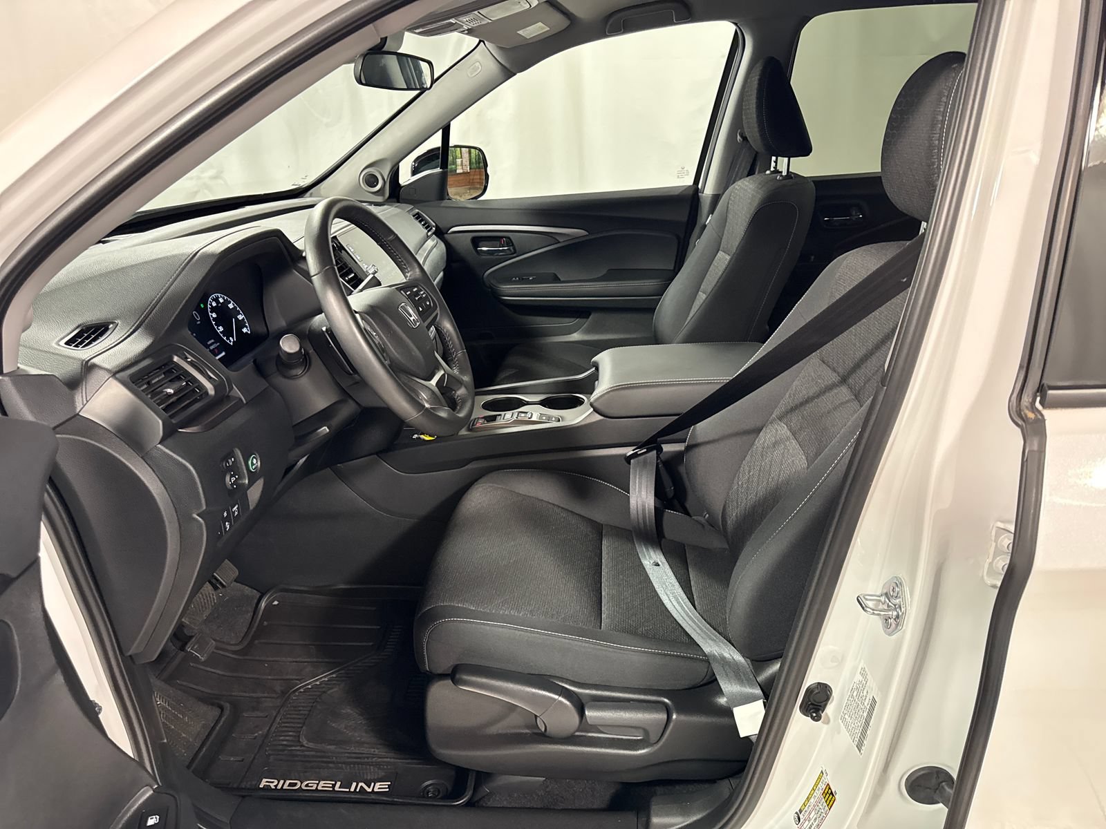 Used 2024 Honda Ridgeline Sport image 3