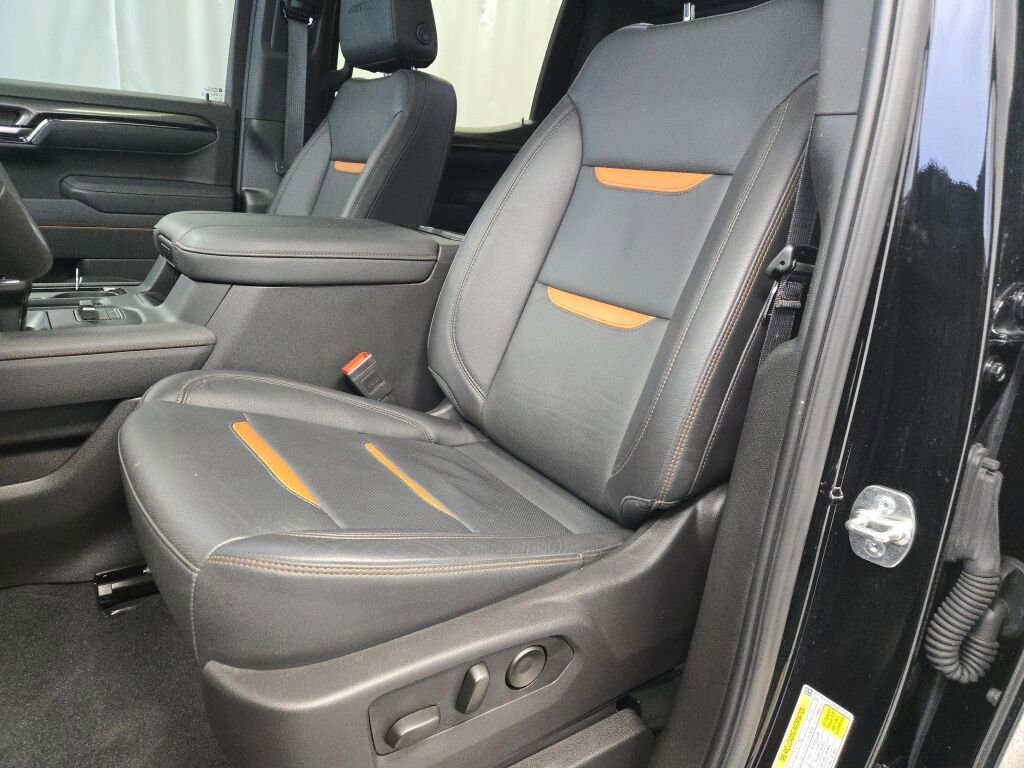 Used 2025 GMC Sierra 1500 AT4 w/ AT4 Premium Package AWD/4WD image 26