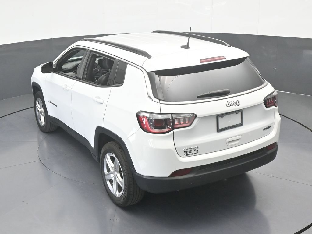 Used 2023 Jeep Compass Latitude image 13