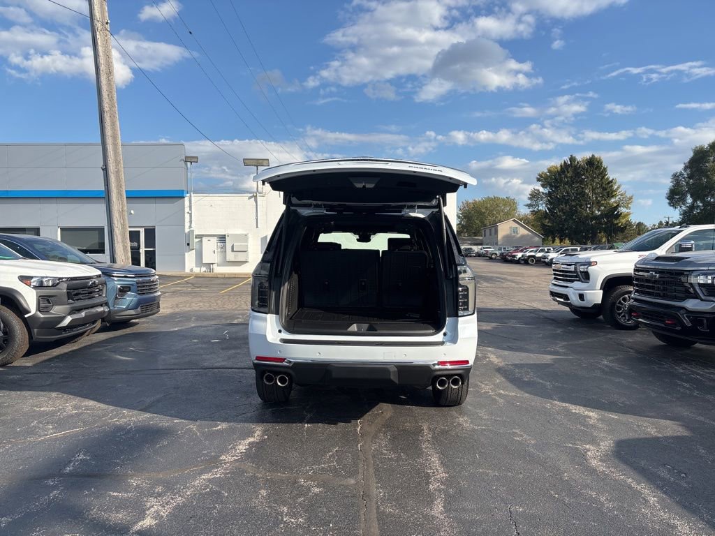 New 2026 Chevrolet Suburban Premier image 7