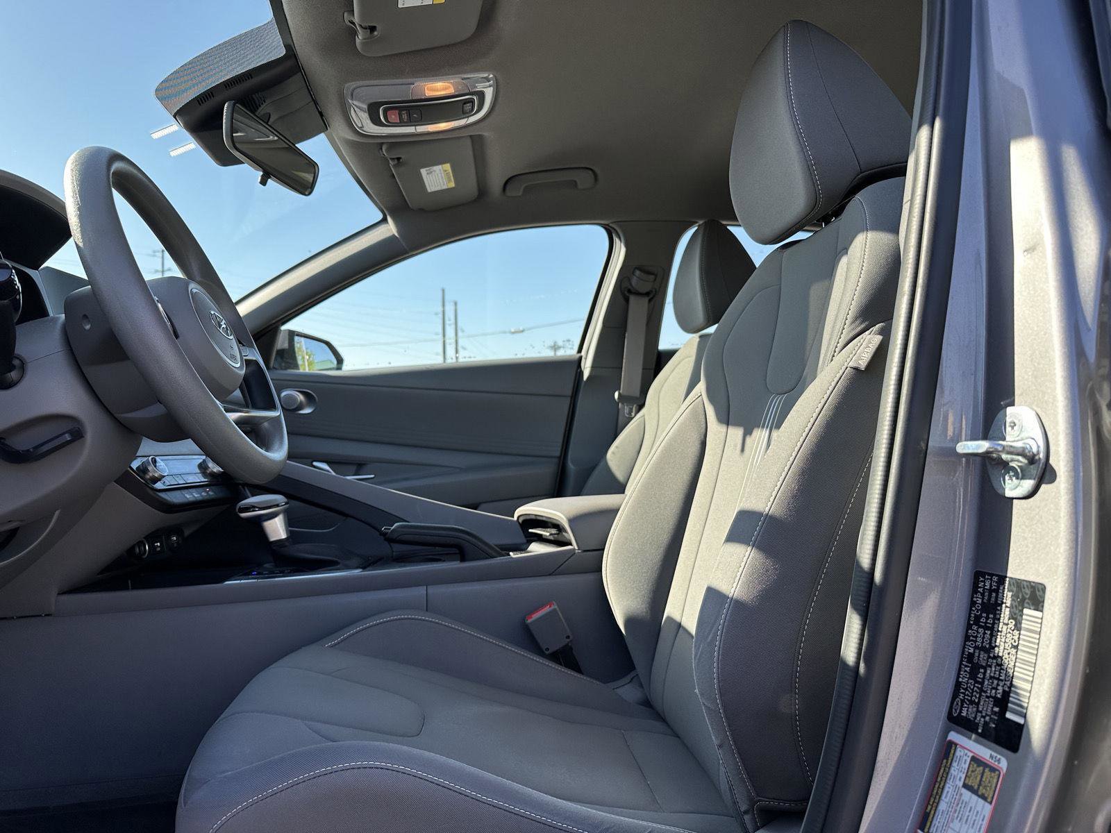 Used 2023 Hyundai Elantra SEL w/ Winter Weather Package image 11