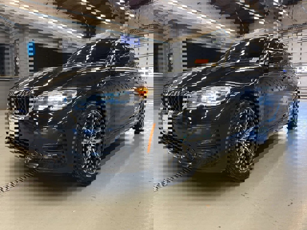 Used 2020 BMW 330i xDrive Sedan w/ Premium Package image 3