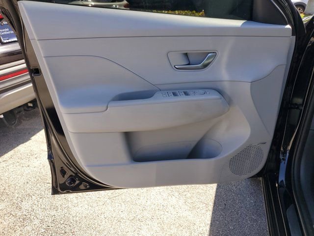 Used 2025 Hyundai Kona Limited image 15
