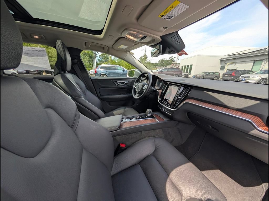 Certified 2025 Volvo V60 B5 Cross Country Plus AWD/4WD image 20