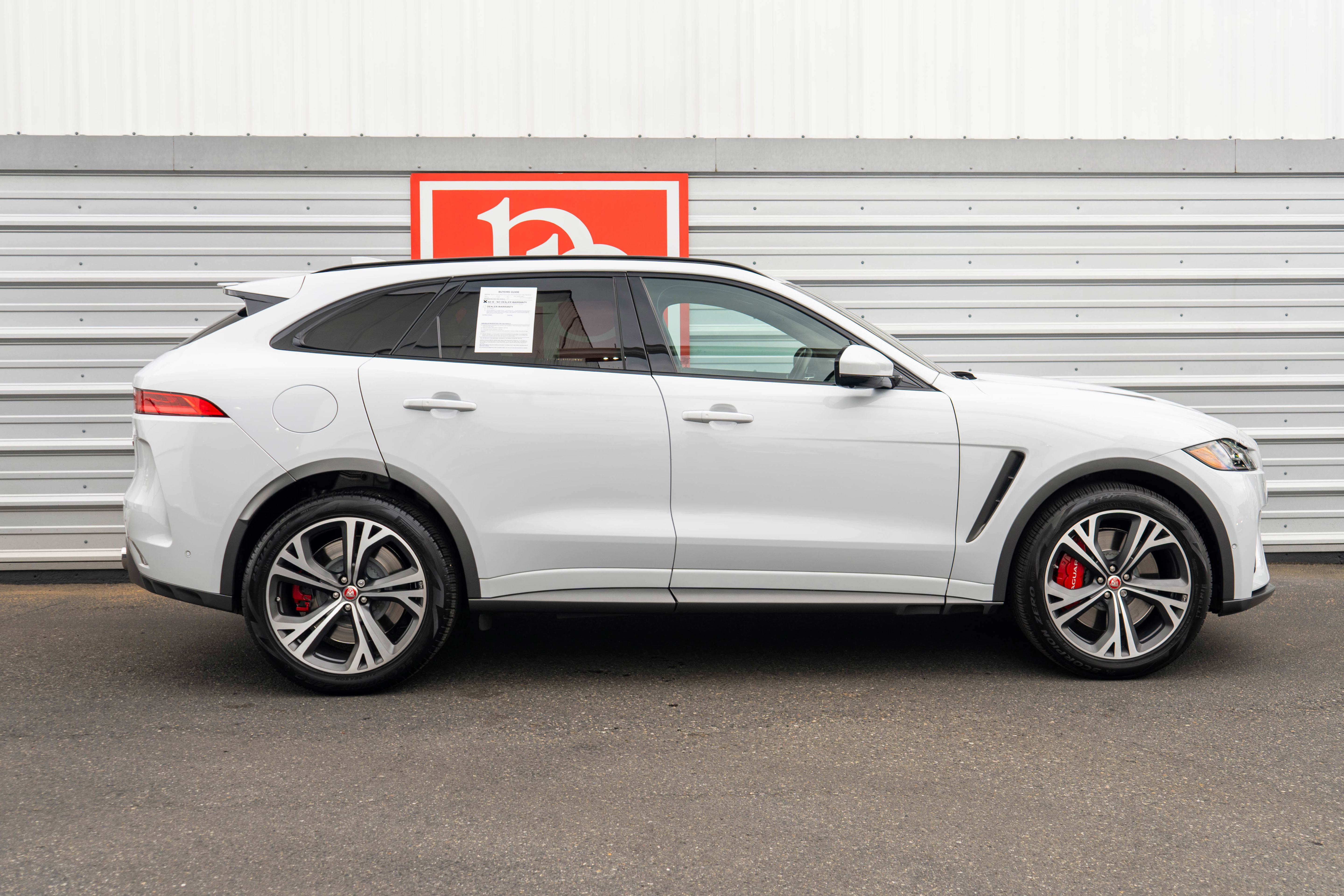Used 2019 Jaguar F-PACE SVR AWD/4WD image 40