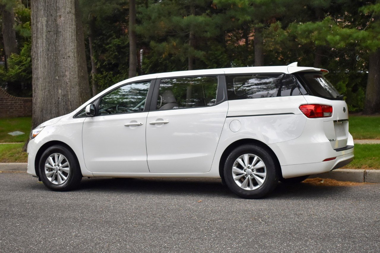 Used 2018 Kia Sedona L FWD image 6