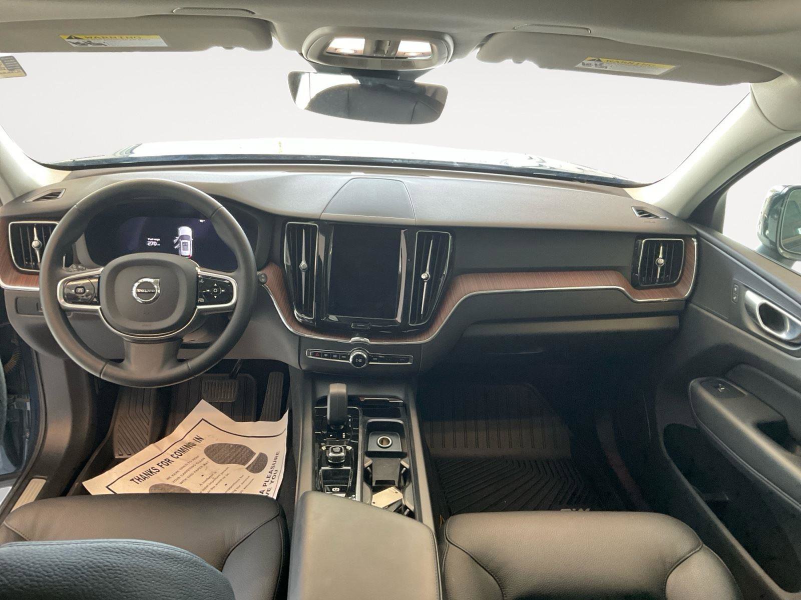Used 2024 Volvo XC60 B5 Plus image 10