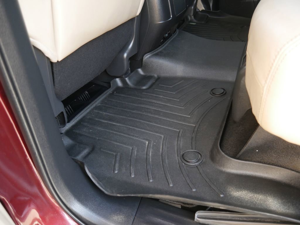 Used 2023 Nissan Armada Platinum w/ Captain's Chairs Package image 18