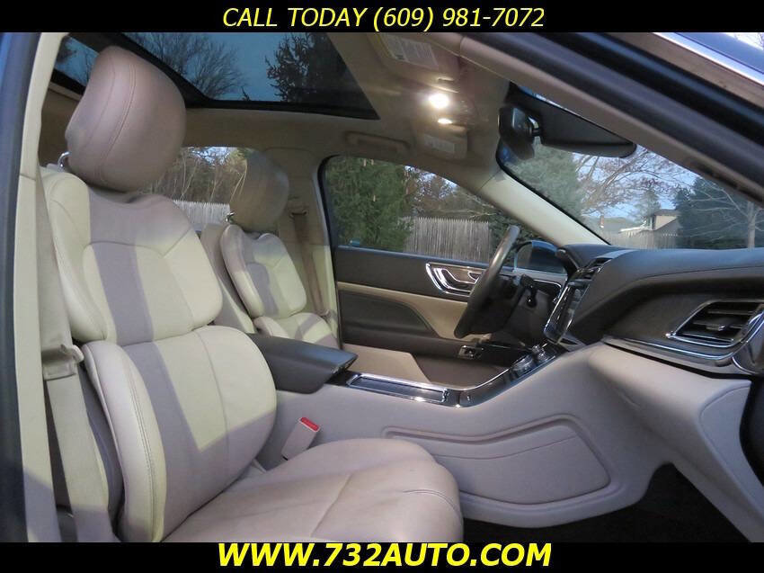 Used 2018 Lincoln Continental Select w/ Continental Climate Package image 7