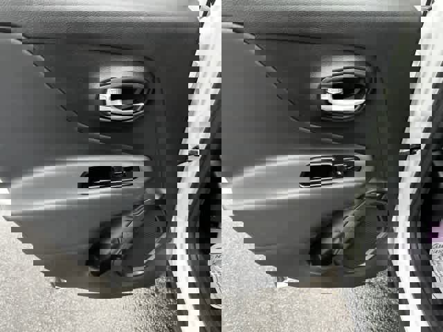 Used 2023 Jeep Renegade Latitude AWD/4WD image 12