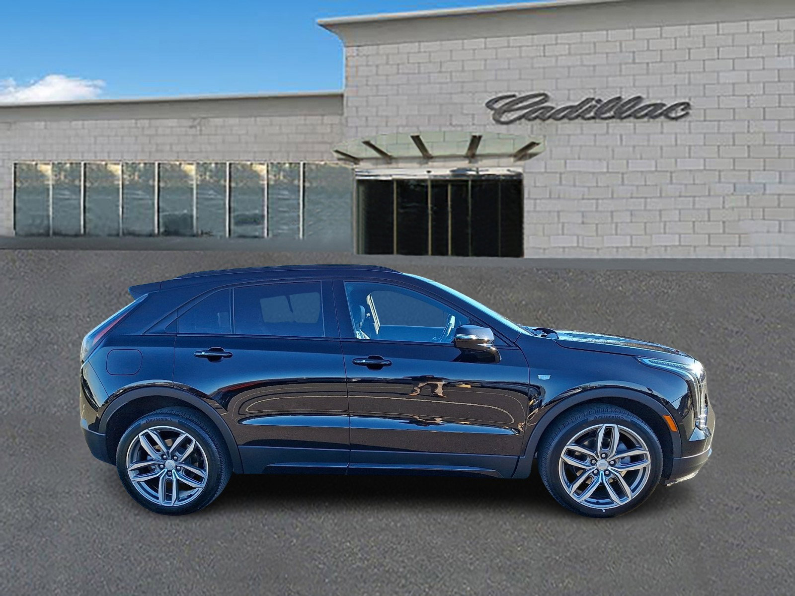 Used 2023 Cadillac XT4 Sport w/ Cold Weather Package image 5