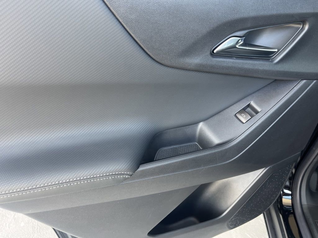 New 2026 Chevrolet Equinox LT w/ Convenience Package II image 15