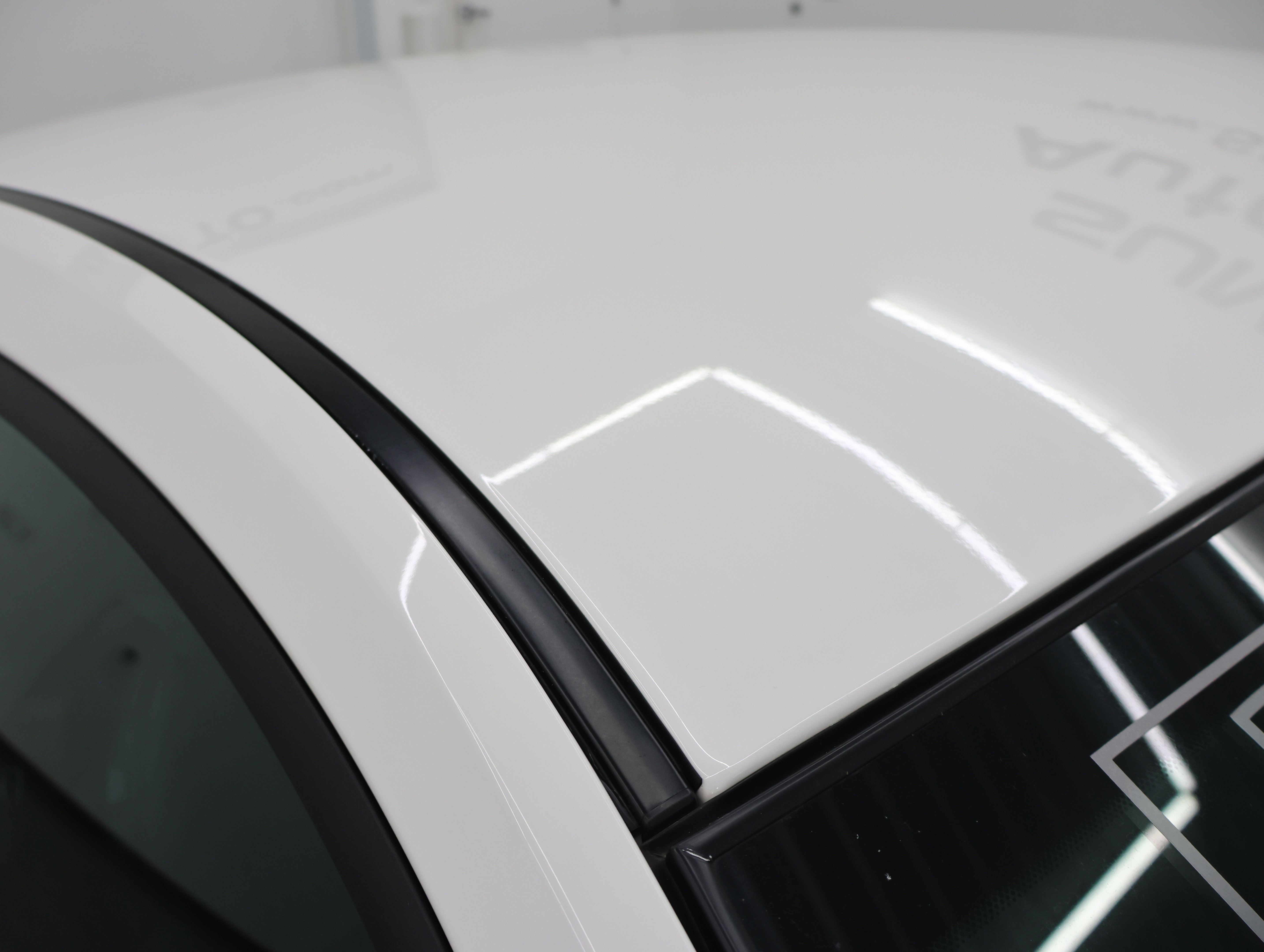 Used 2012 Ford Mustang GT Premium w/ HID Headlamps & Security Pkg RWD image 4